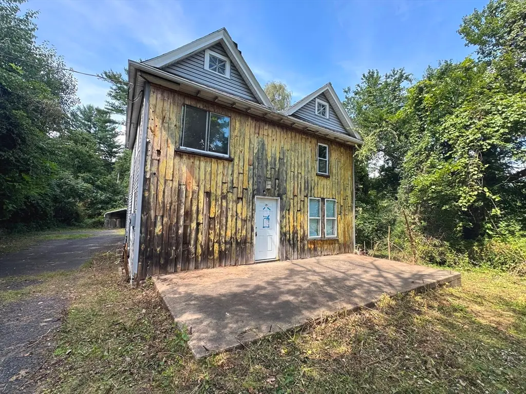 25 Kendrick St, South Hadley, MA 01075 - #1