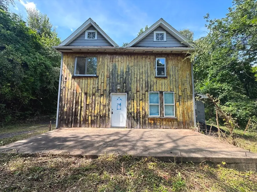 25 Kendrick St, South Hadley, MA 01075 - #2