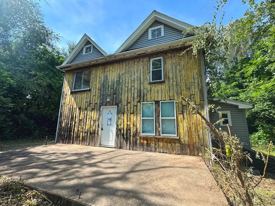 25 Kendrick St, South Hadley, MA 01075 - #3