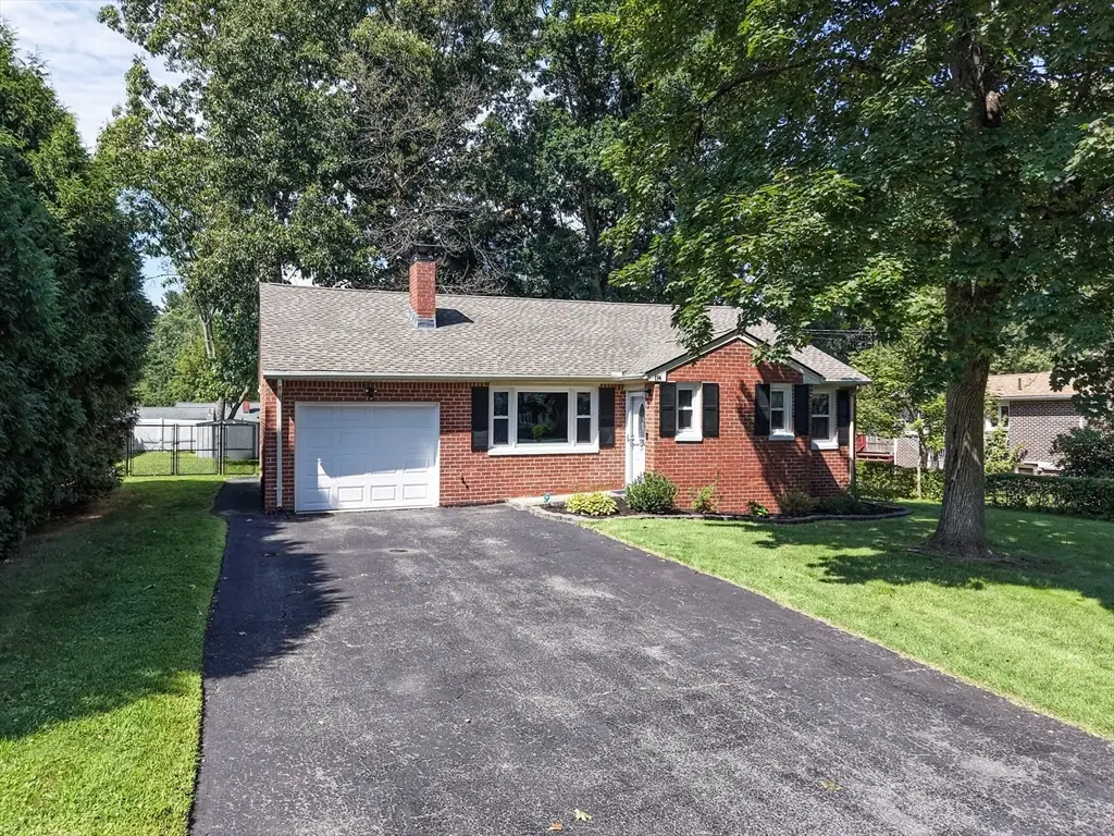 114 Fenway Dr, Springfield, MA 01119 - #1