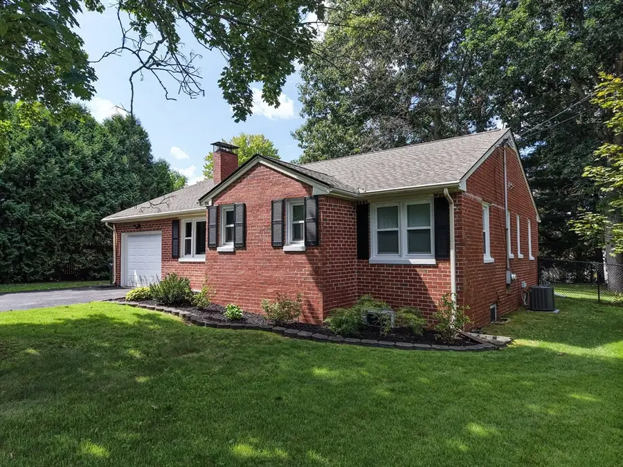 114 Fenway Dr, Springfield, MA 01119 - #2
