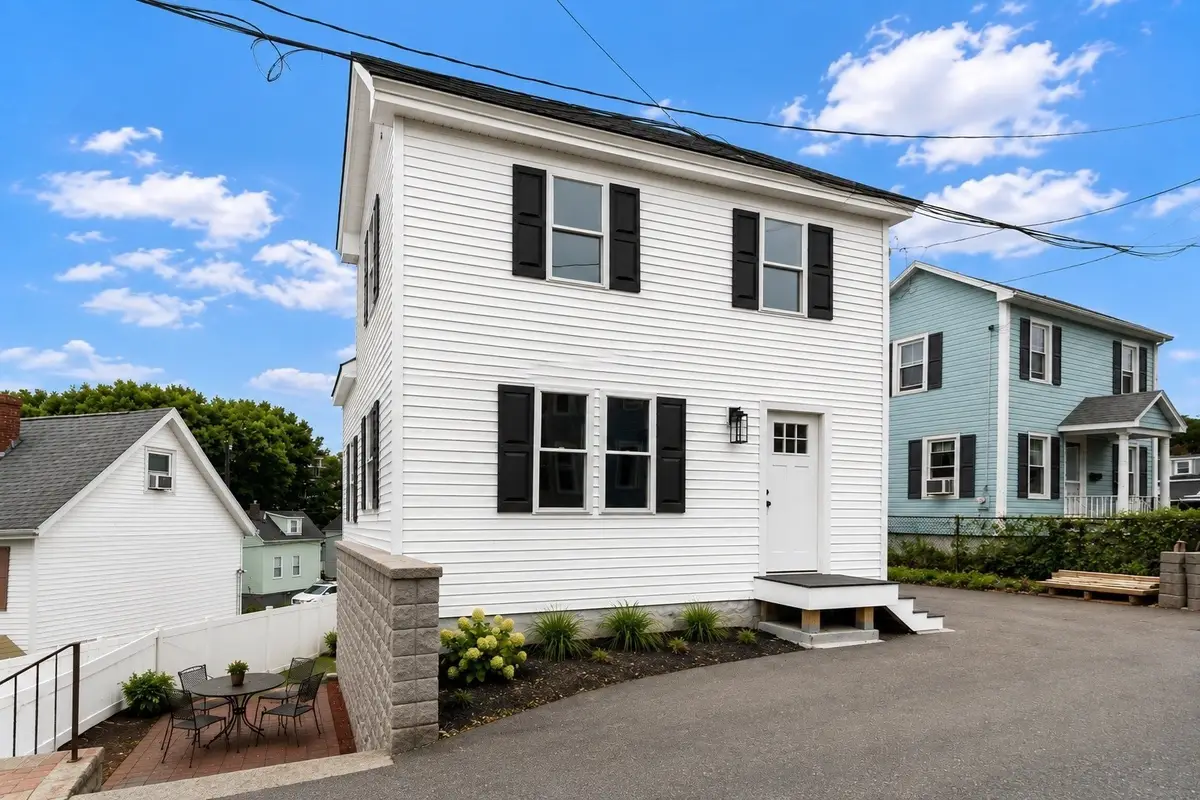 11 Hovey St, Woburn, MA 01801 - #1