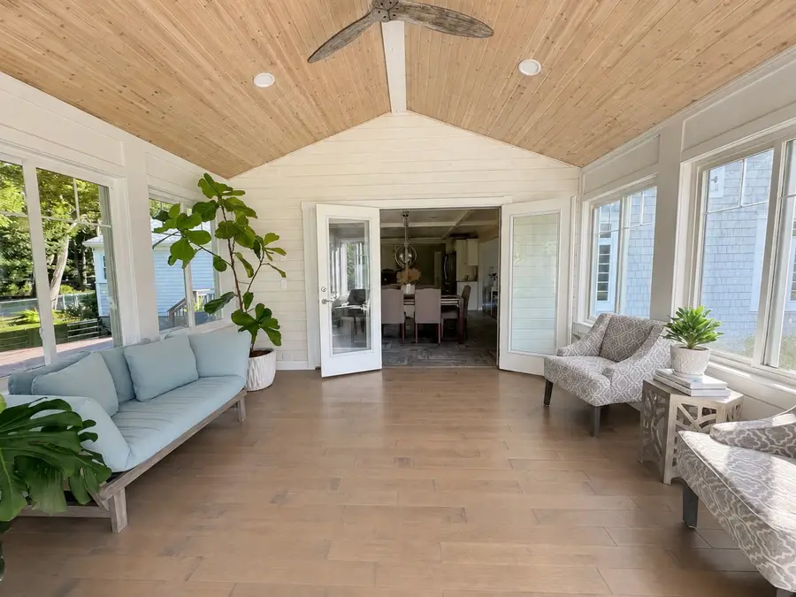 178 Rockland St, Dartmouth, MA 02748 - #3
