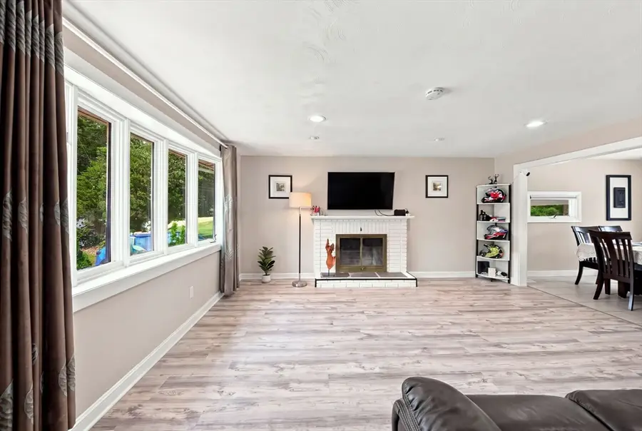401 Turnpike St, Stoughton, MA 02072 - #3