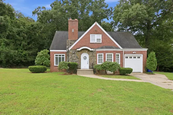 63 Goodwin St, Springfield, MA 01151