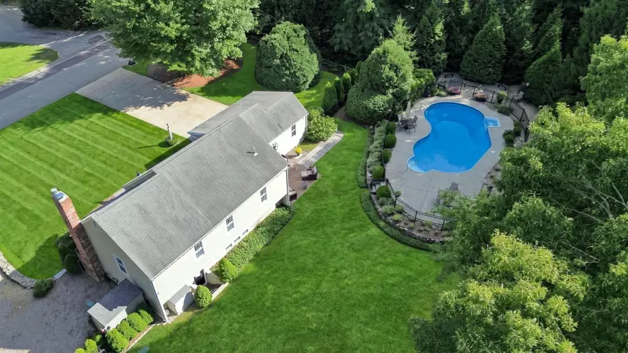 3 Copper Beech Dr, Kingston, MA 02364 - #2