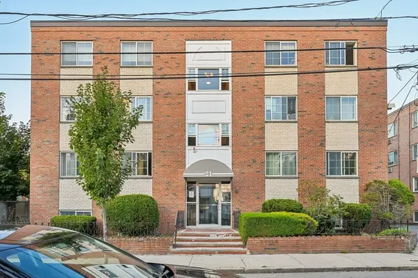 21 Staples Ave #23, Everett, MA 02149