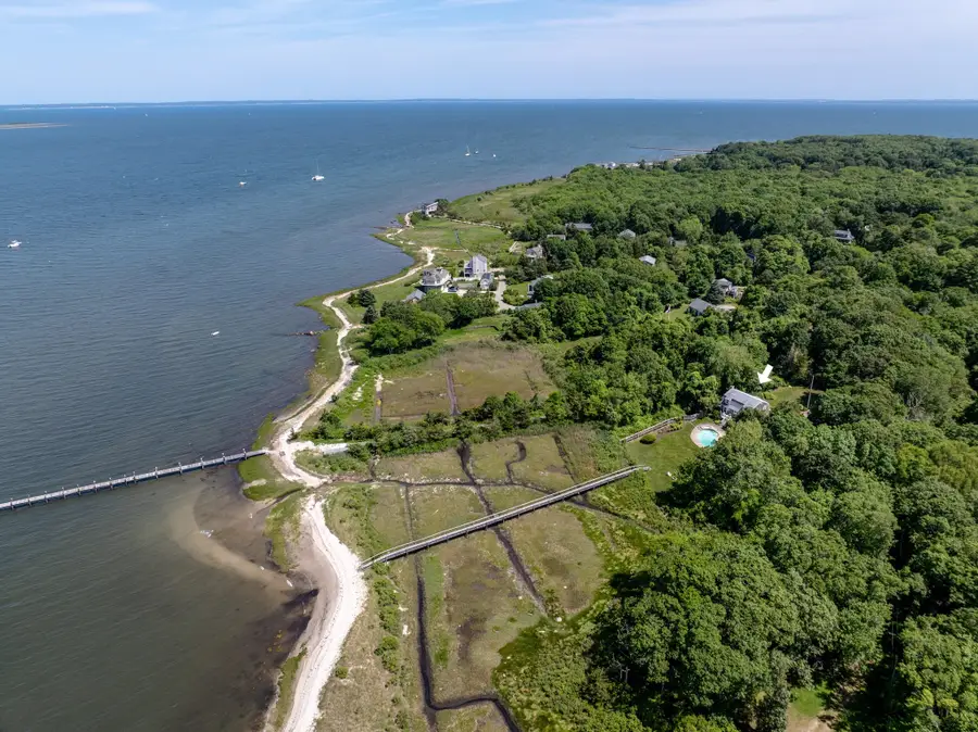 13 Harbor Acres Ln, Mattapoisett, MA 02739 - #2