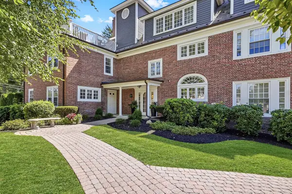 221 Worcester Lane #6, Waltham, MA 02451