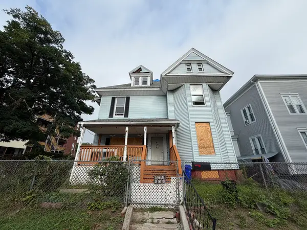 171 Beech St, Holyoke, MA 01040