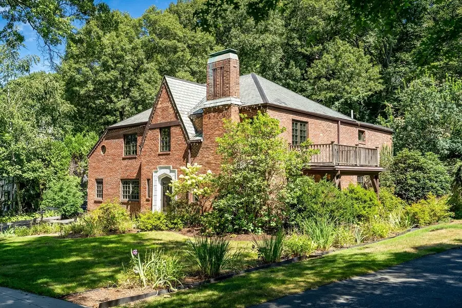 72 Beverly Rd, Chestnut Hill, MA 02467 - #2
