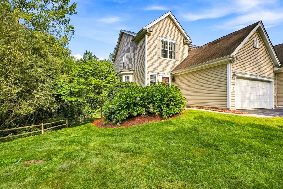 18 Daffodil Ct #18, South Grafton, MA 01560 - #2