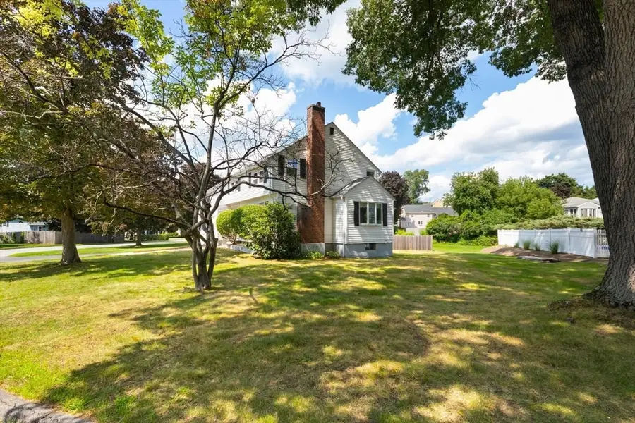 4 Mayflower, Stoneham, MA 02180 - #3