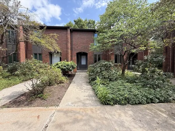 35 Webster Ct #35, Amherst, MA 01002
