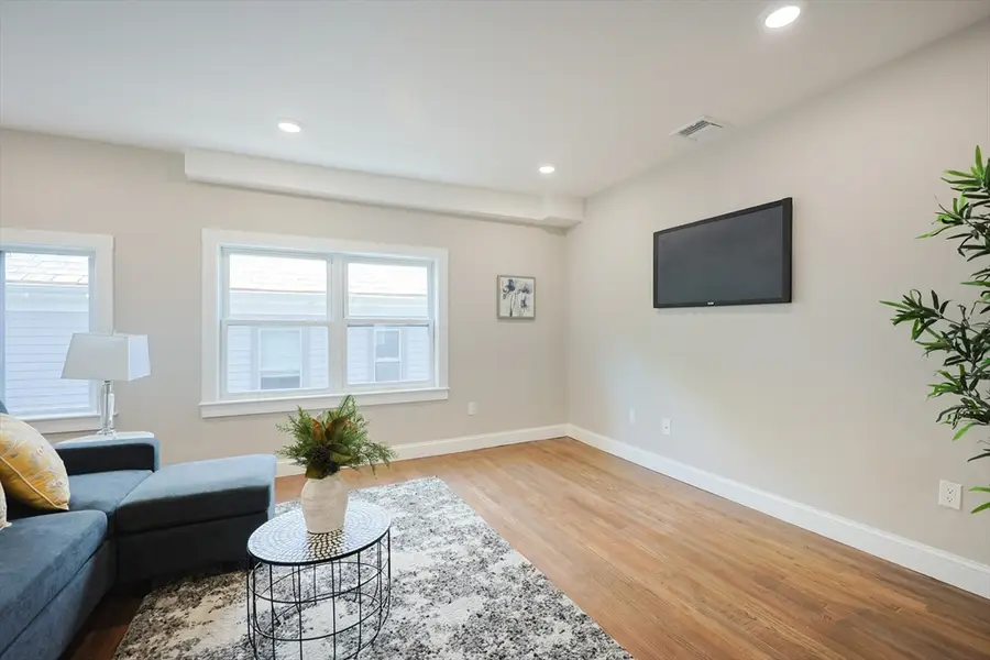 11 Watson St #2, Somerville, MA 02144 - #3