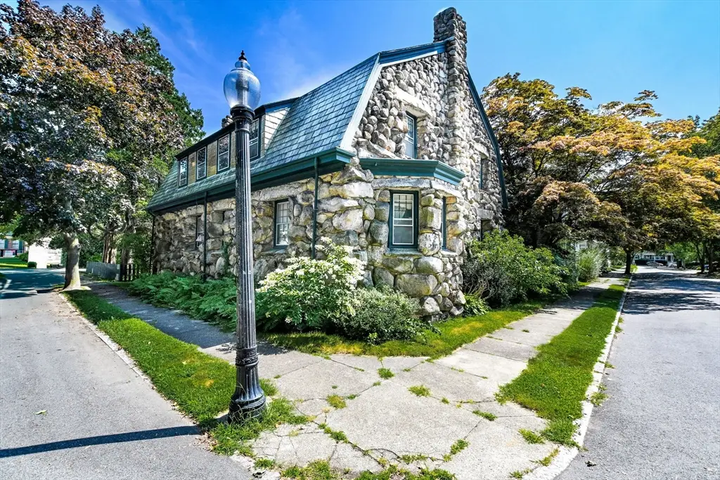 30 Arnold Place, New Bedford, MA 02740 - #1