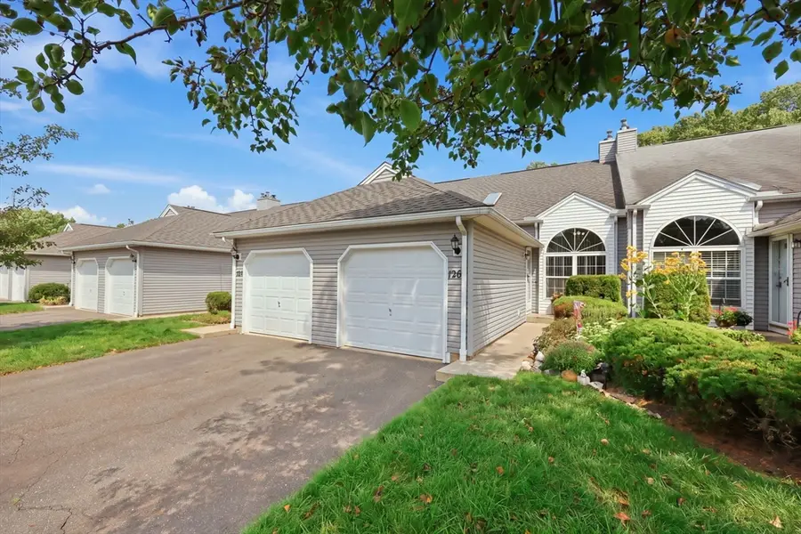 126 Brookfield Ln #126, Agawam, MA 01001 - #2