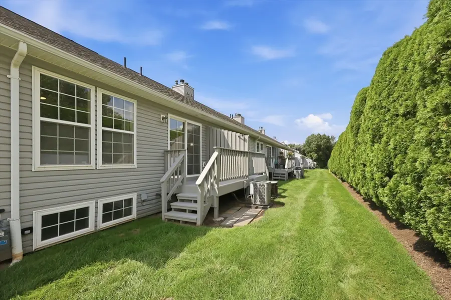 126 Brookfield Ln #126, Agawam, MA 01001 - #3