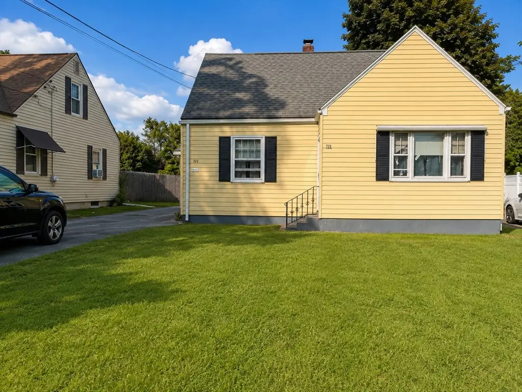 711 Newbury St, Springfield, MA 01104 - #1