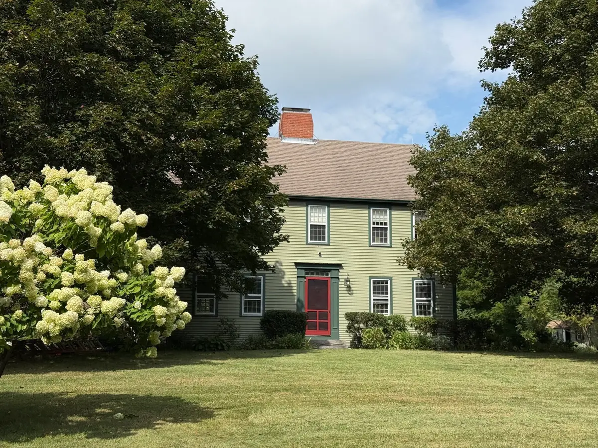 27 Little Pond Rd, Merrimac, MA 01860 - #1