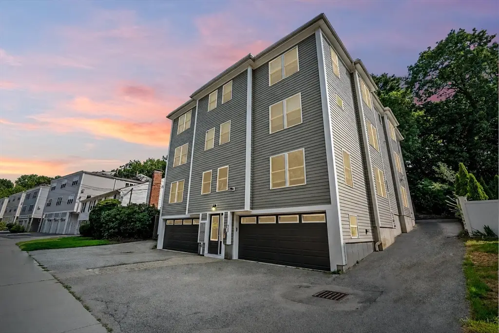 829 Lagrange St #4, Boston, MA 02132 - #1