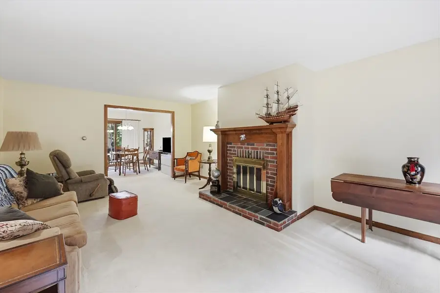 3 Castle Hill Rd #E, Agawam, MA 01001 - #2