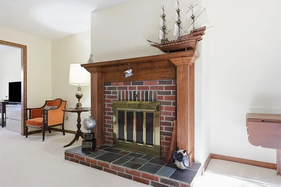 3 Castle Hill Rd #E, Agawam, MA 01001 - #3