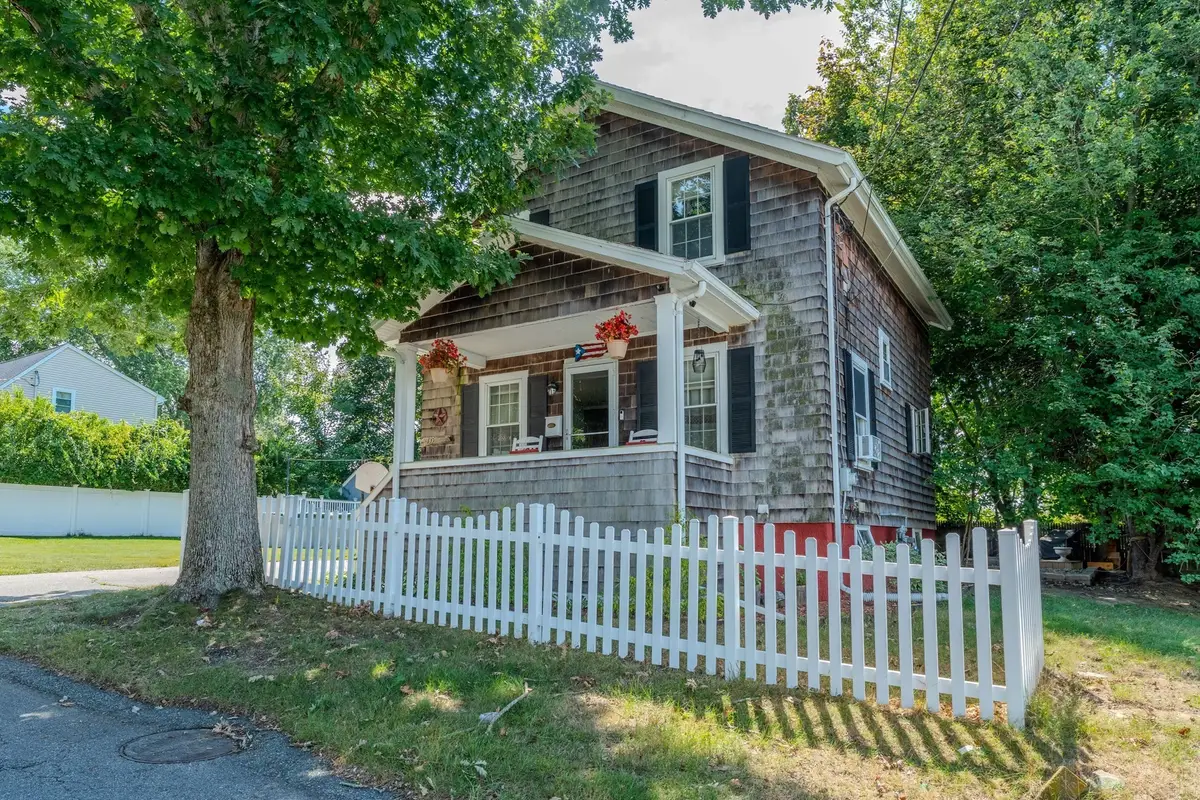 135 Thurber Ave, Somerset, MA 02725 - #1