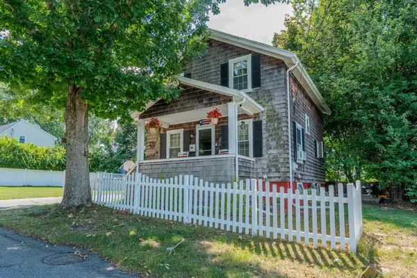 135 Thurber Ave, Somerset, MA 02725
