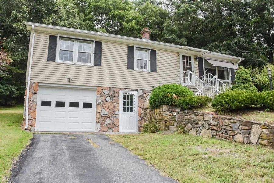 4 Emelda St, Palmer, MA 01069 - #2