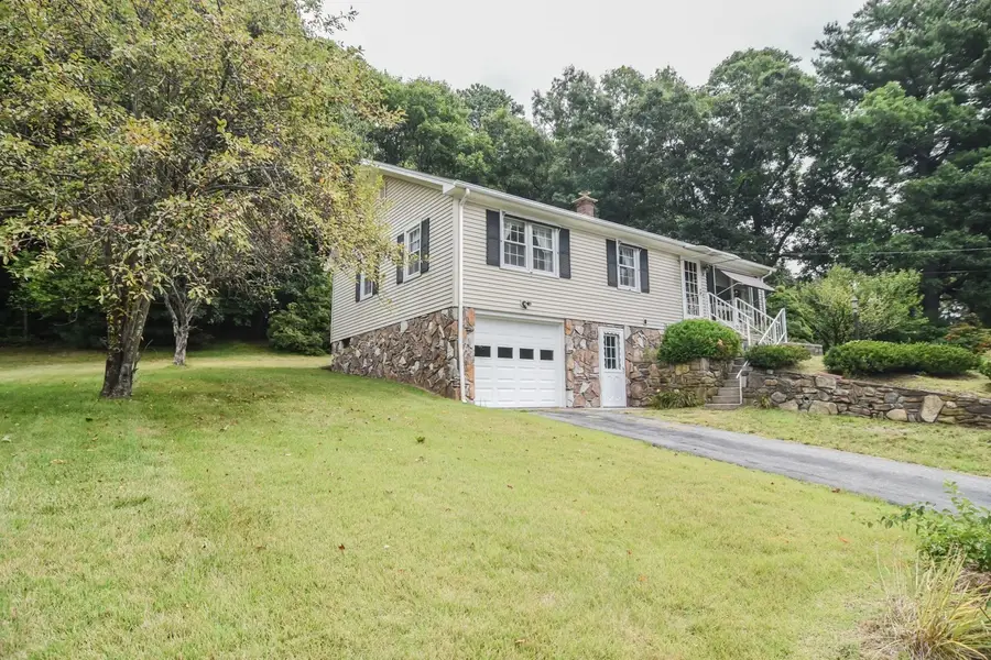 4 Emelda St, Palmer, MA 01069 - #3