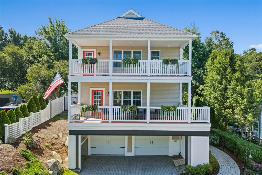 129 Bay Shore Dr, Plymouth, MA 02360 - #1