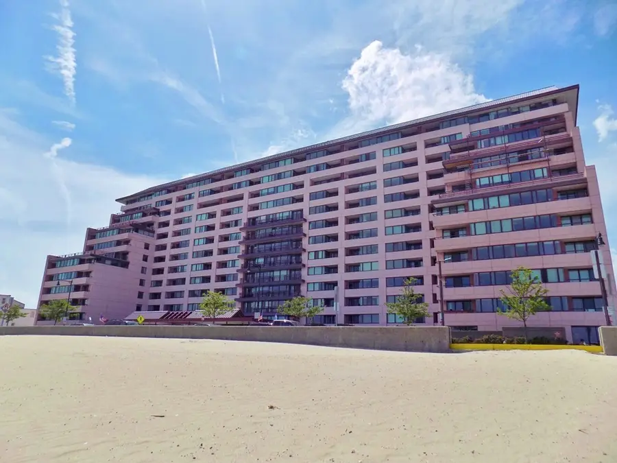 350 Revere Beach Blvd #8T, Revere, MA 02151 - #3