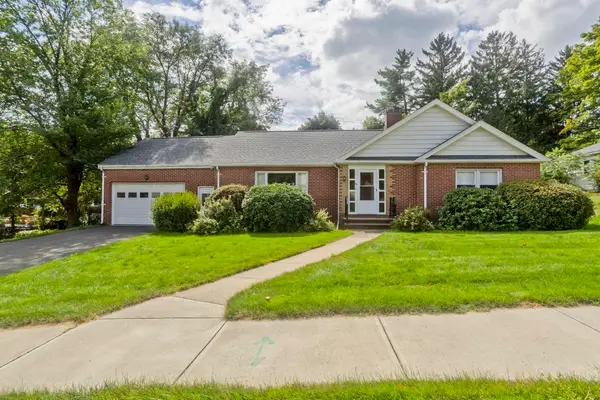 34 Vadnais St, Holyoke, MA 01040