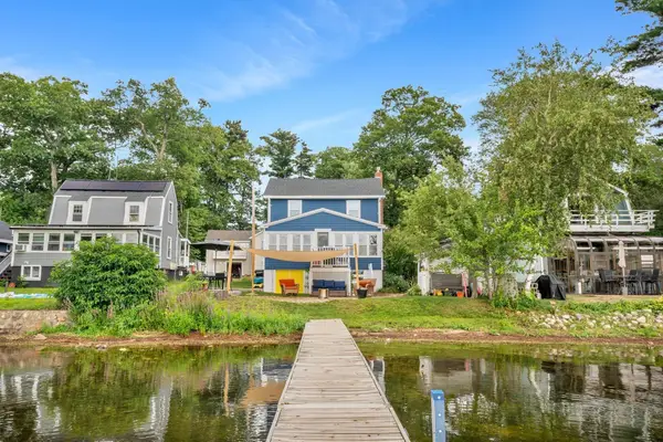 8 Lake Attitash Rd, Amesbury, MA 01913