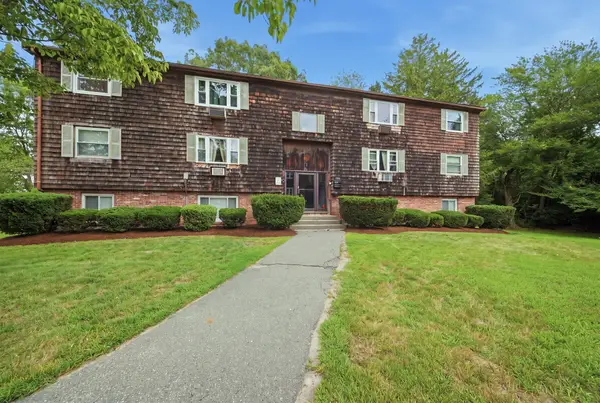 137 John A Dunn Memorial Dr #5, Rockland, MA 02370