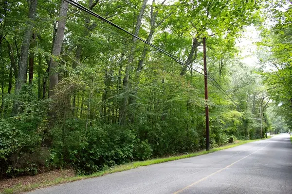 184 Bayview Ave, Berkley, MA 02779