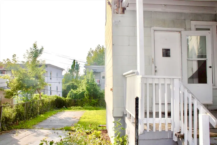10 Hollywood St, Worcester, MA 01610 - #3