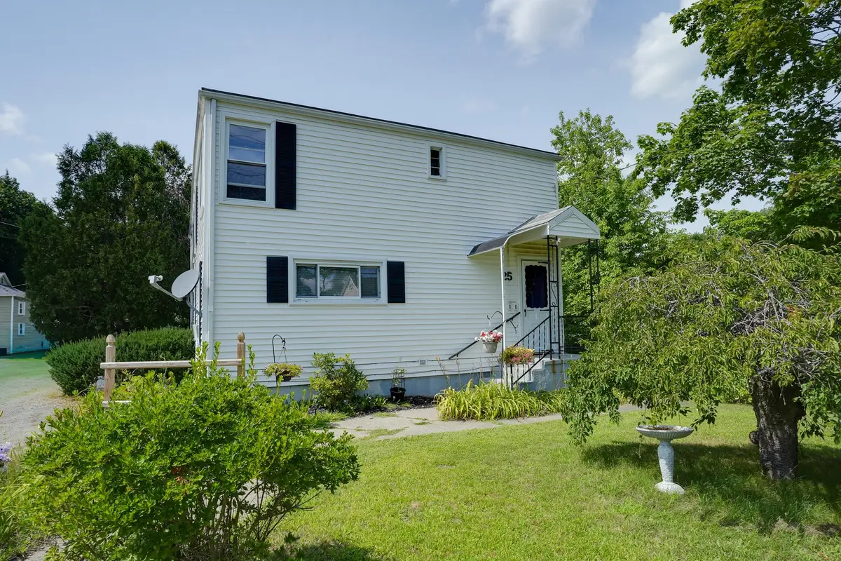 25 E Main St, Northborough, MA 01532 - #1