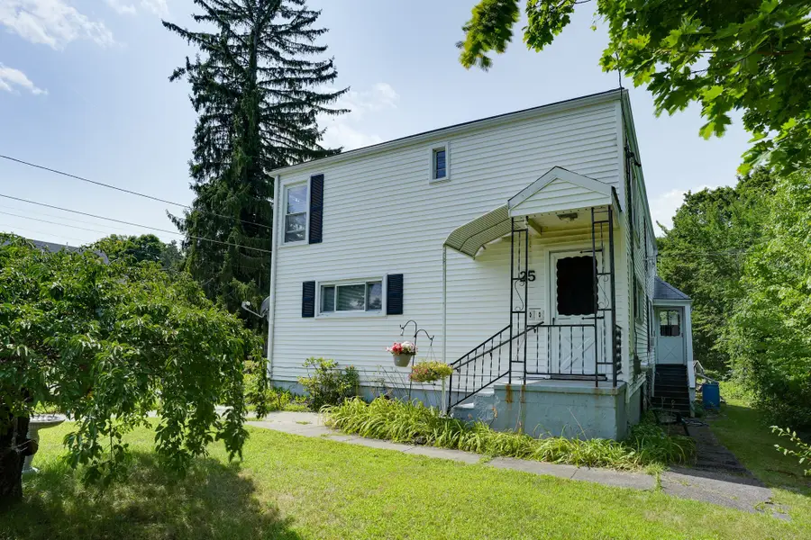 25 E Main St, Northborough, MA 01532 - #3