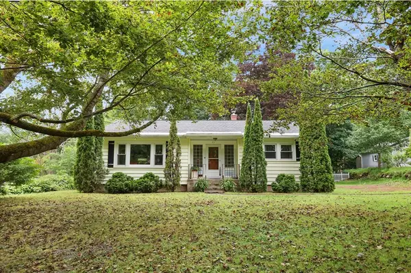 31 Daniels Ter, Cheshire, MA 01225