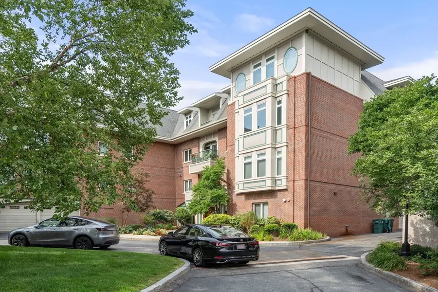 630 Hammond St #104, Chestnut Hill, MA 02467 - #2