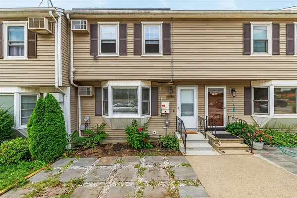 15 Gibbs St #G, Worcester, MA 01607