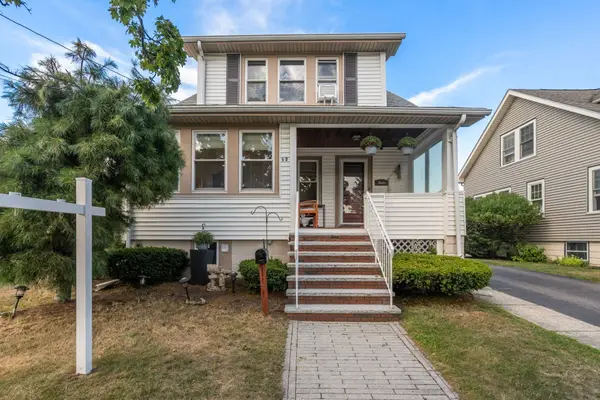 12 Ross St, Medford, MA 02155