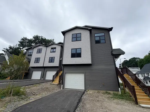 630 Grafton St, Worcester, MA 01604