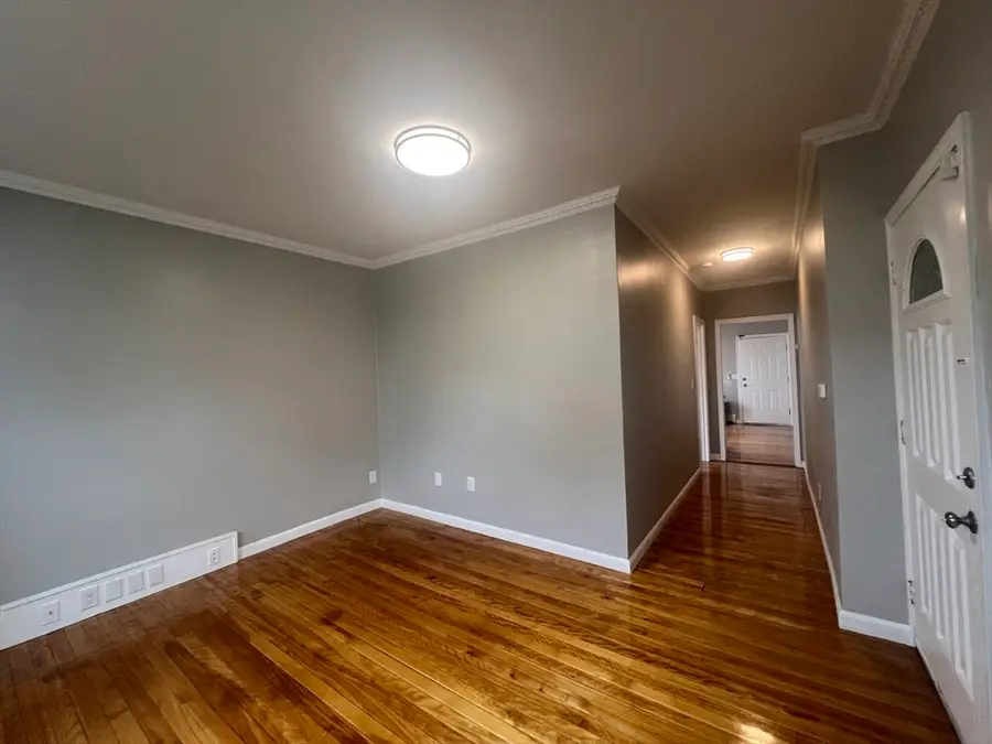 9-1/2 Bourne St, Worcester, MA 01606 - #3