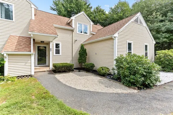 82 Paine #82, Bellingham, MA 02019