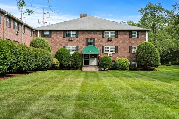 96 Richardson Rd #A5, Chelmsford, MA 01863
