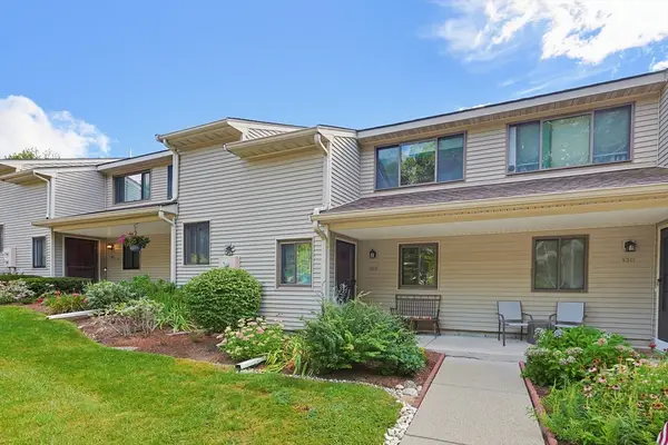 129 Highwood Drive #129, Franklin, MA 02038