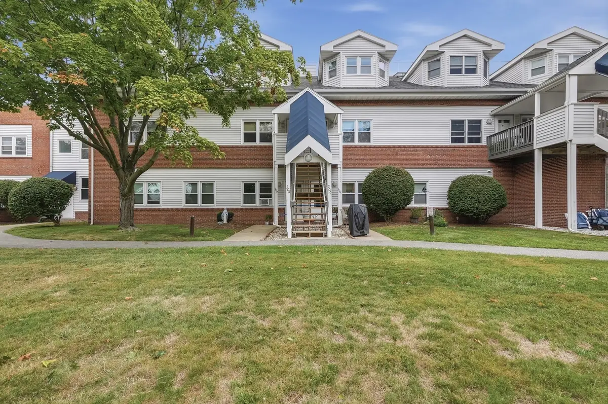26 School St #204, Hull, MA 02045 - #1